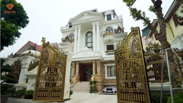 Ngôi nhà có diện tích đất khoảng 500m2, trong đó phần xây dựng cơ sở hạ tầng chiếm 250m2. Ảnh: chụp màn hình Nhato