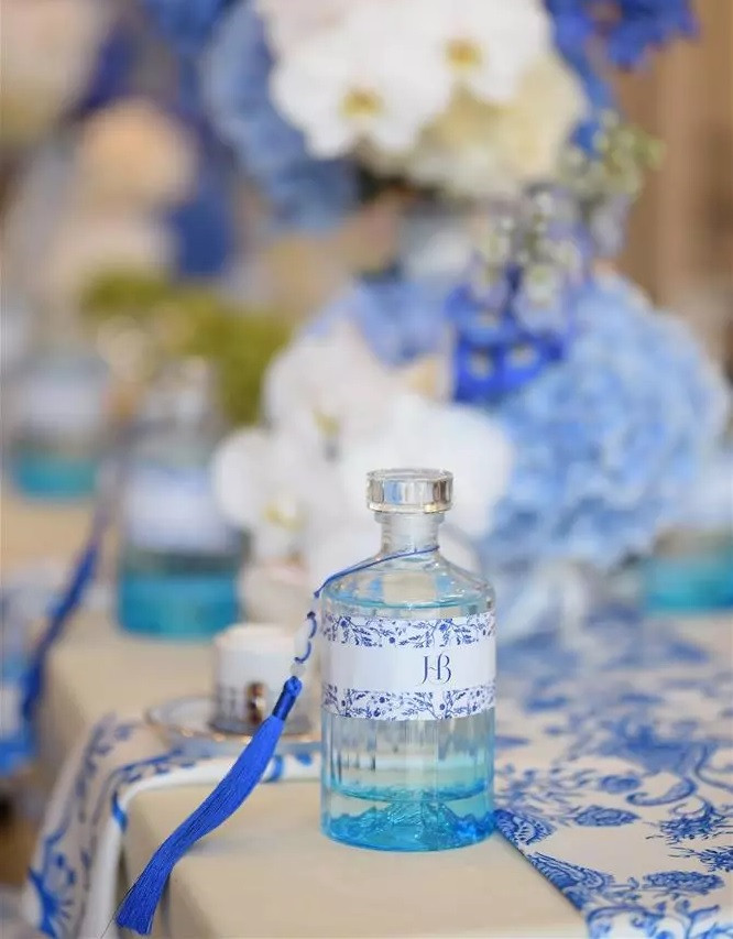 Chữ viết tắt tên Minh Hằng và chồng đại gia cũng được lồng ghép vào các món đồ xinh xắn trong buổi lễ vu quy. Ảnh: KiengCan team