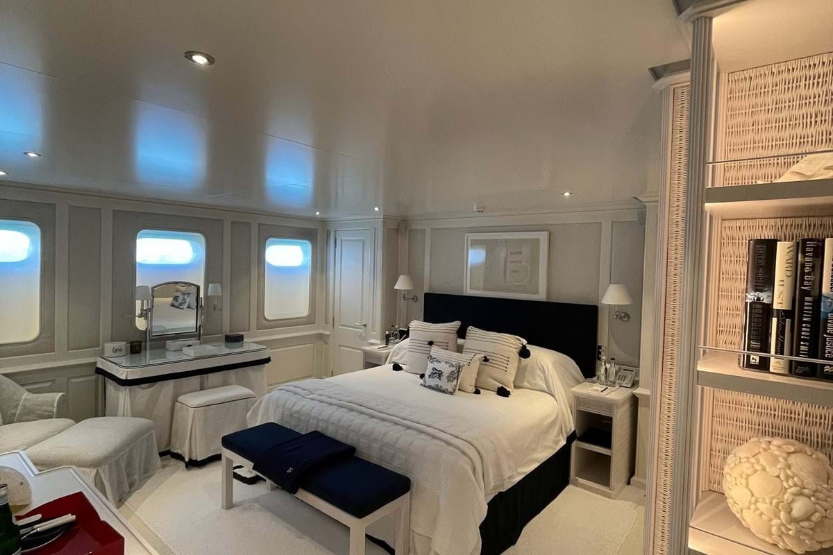 Để tận hưởng những tiện nghi trên du thuyền sang trọng, du khách sẽ phải trả 255.000 USD (khoảng 5,9 tỷ đồng)/tuần. Nguồn ảnh: Autoevolution