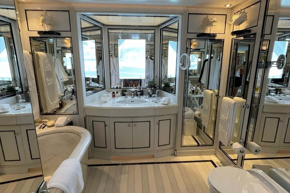 Theo nhà sản xuất, đây là một chiếc du thuyền sáng tạo vào thời điểm đó.