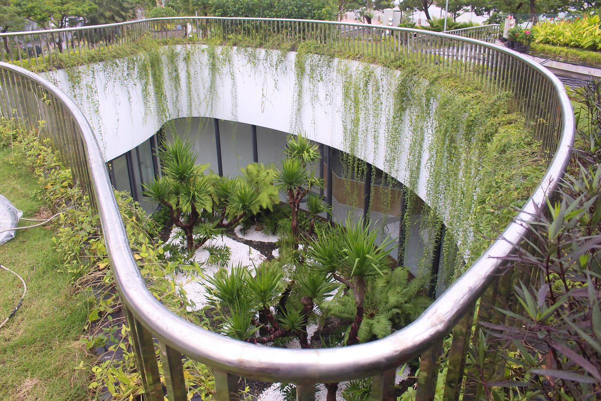 Tổ hợp công trình công viên APEC mở rộng bao gồm khu công viên cây xanh, thảm cỏ, lối đi bộ, vườn dạo...Ảnh: VGP