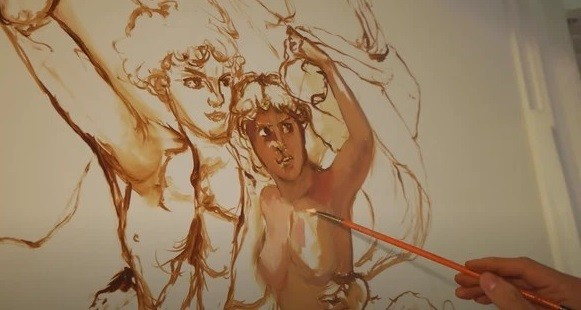 Toàn bộ các bức đường dọc hành lang qua các phòng cũng được phủ lên hàng loạt những bức họa cổ của các họa sỹ châu Âu.