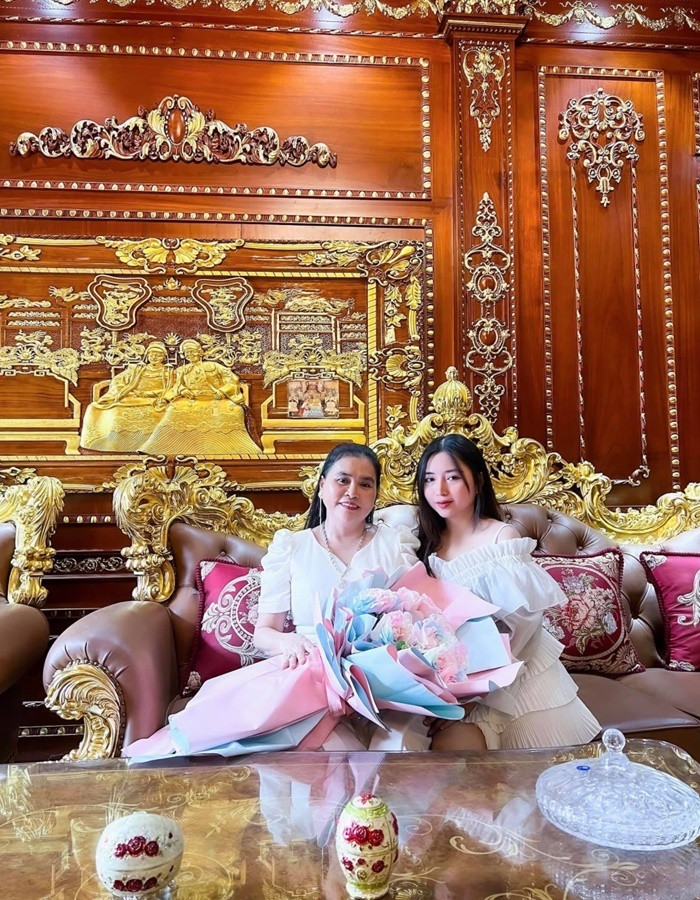 Nhiều người nhận xét căn nhà của cô dâu ở chẳng khác gì một tòa lâu đài. Ảnh: FB Lê Hoàng Dũng