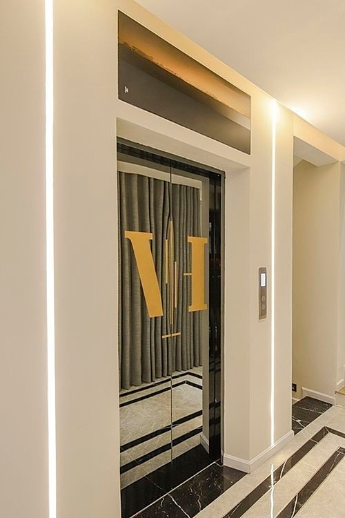 Thang máy cũng được điều khiển bằng giọng nói. Ảnh: FB Le Pham Hoang