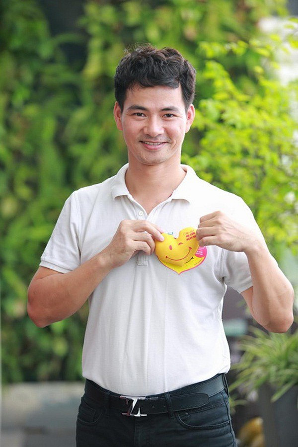 Trong khi đó, Xuân Bắc là "cây hài" cực kỳ "đắt show" trong showbiz Việt. Ngoài việc giữ chức vụ Giám đốc Nhà hát Kịch Việt Nam, anh còn là MC, giám khảo, tham gia nhiều chương trình thực tế. Ảnh: Vietnamnet