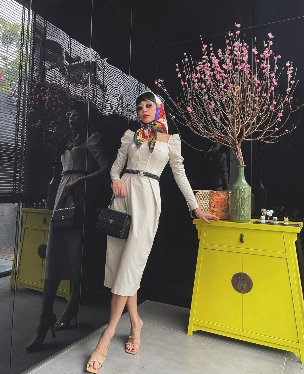 Ở bất cứ góc nào trong nhà, Tóc Tiên cũng có thể cho ra những bức ảnh đẹp mắt. Nguồn ảnh: Instagram toctien1305