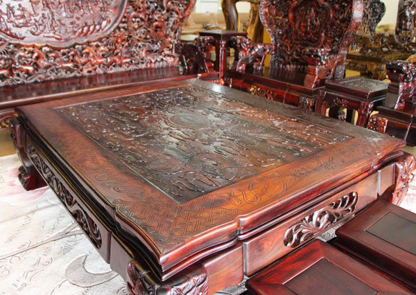 Bộ sản phẩm được giới chuyên môn đánh giá cao về độ tinh xảo với nhiều chi tiết chạm khắc cầu kỳ. Ảnh: Vietnamnet