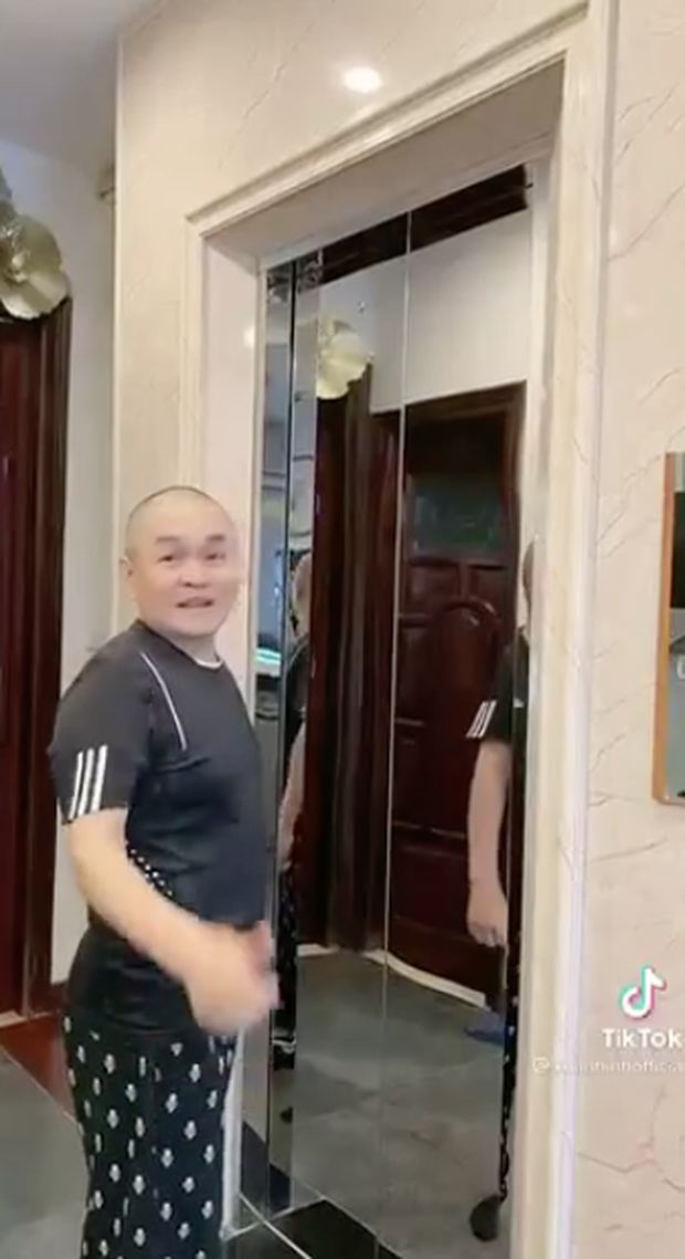 Đáng chú ý, trong nhà của Xuân Hinh còn có cả thang máy di chuyển. Ảnh chụp màn hình