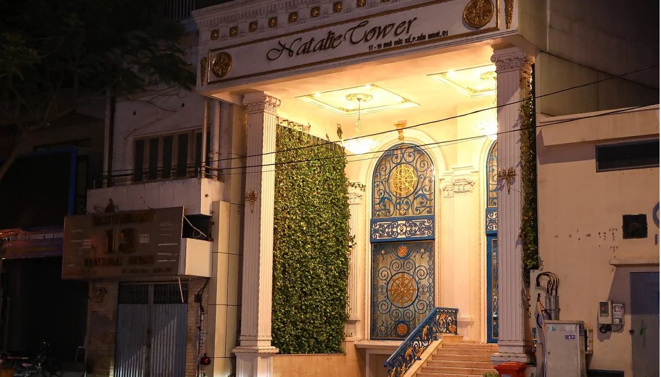 Ngoài căn biệt thự này, Nguyễn Phương Hằng còn sở hữu căn nhà tại số 17 - 19 đường Ngô Đức Kế, phường Bến Nghé, quận 1. Ảnh: Zing