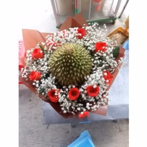 Bà xã anh Tiến rất thích vì bó hoa vừa đẹp, cả nhà lại có thể thưởng thức. Ảnh: Shophoatuoi