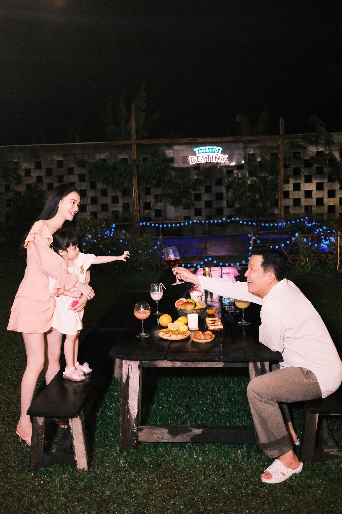 "Nhà trọ Destiny" là nơi chốn yên bình cho gia đình nghỉ ngơi sau những chuỗi ngày tất bật làm việc. Ảnh: Lao động