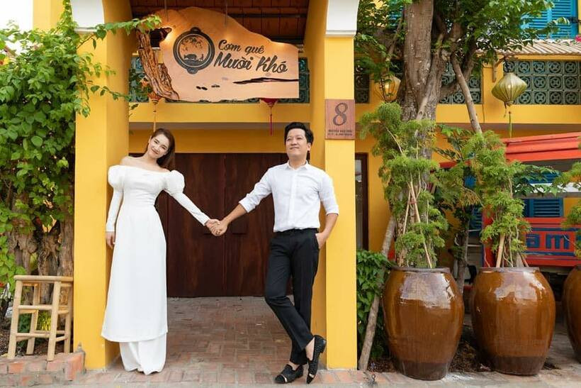 Bên cạnh hoạt động nghệ thuật, Trường Giang còn điều hành hệ thống nhà hàng nổi tiếng ở TP HCM và mở thêm nhà hàng hải sản ở Bà Rịa - Vũng Tàu. Ảnh: Kenhhomestay