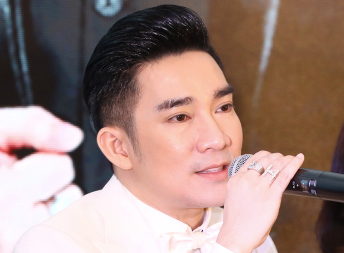 Quang Hà được khán giả biết đến qua nhiều bản hit như Cô Bé Mắt Nai, Những Ngọn Nến Trong Đêm...Sau 20 năm hoạt động nghệ thuật, nam ca sĩ đã tích lũy được khối tài sản kếch xù. Ảnh: Nld