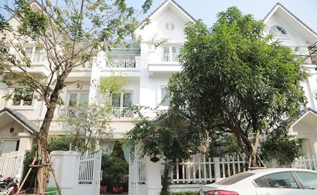 Trong đó, nổi bật nhất là căn biệt thự 20 tỷ ở Hà Nội. Ảnh: FB Quang Hà