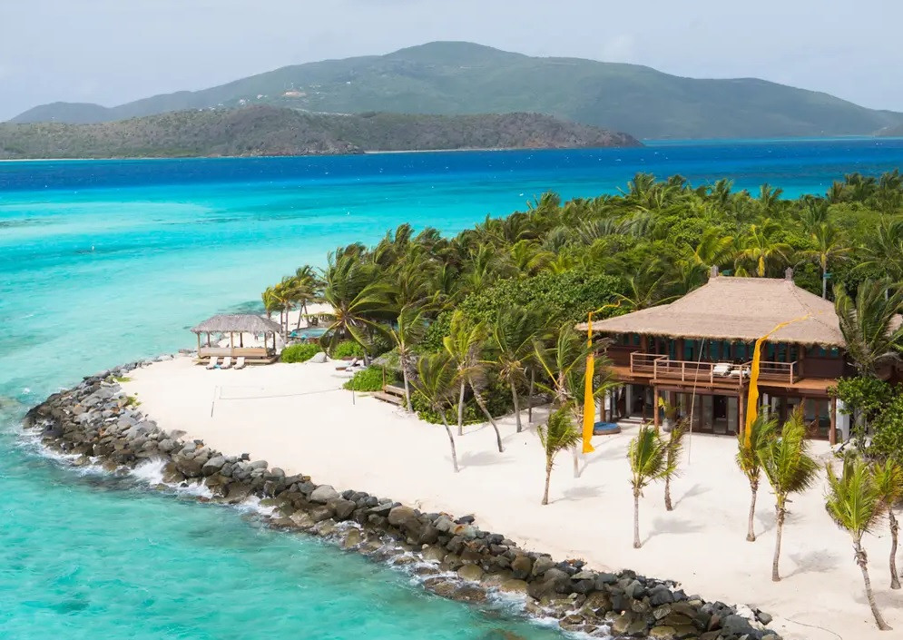 Richard Branson đã mua hòn đảo đầu tiên chỉ với giá 120.000 USD và đã biến nó thành một khu nghỉ dưỡng sinh thái. Ảnh: CNN