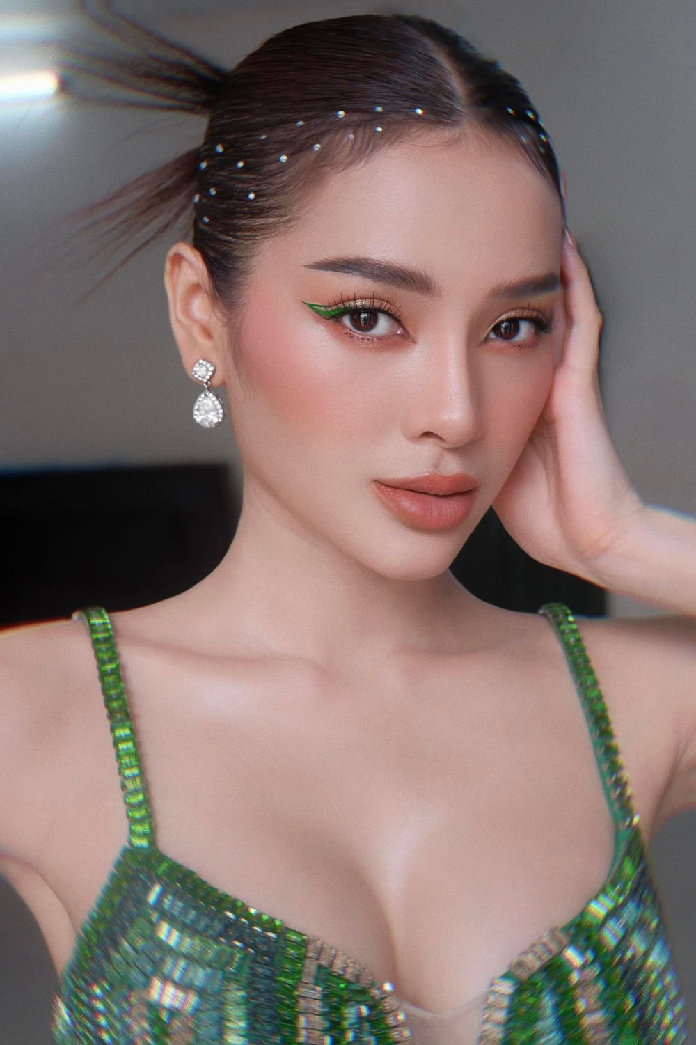 Trước ngày tổ chức hôn lễ với Lý Bình, Phương Trinh Jolie tiết lộ mỗi tháng cô kiếm được cả chục tỷ đồng. Ảnh: FB Phương Trinh Jolie