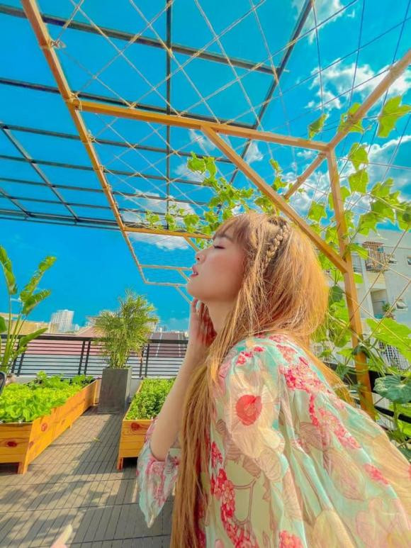 Sân thượng cũng là nơi Việt Huê sống ảo cực đẹp.