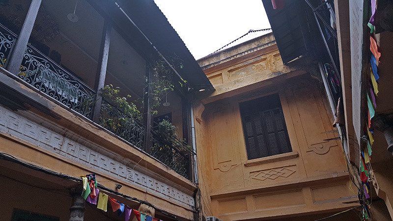 Căn biệt thự cổ được xây dựng vào năm 1925, bởi cụ Trương Trọng Vọng - một đại gia giàu có nhất phố cổ một thời. Ảnh: Vietnamnet