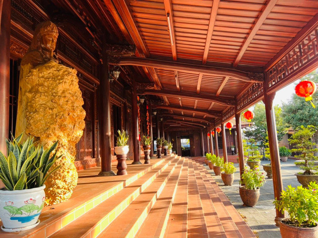 Theo kết luận của cơ quan chức năng, UBND huyện Vĩnh Lợi cho phép bà Sủ Hoang chuyển mục đích sử dụng đất từ trồng lúa sang đất nông nghiệp khác để làm trang trại là không phù hợp quy hoạch, kế hoạch sử dụng đất và các quy định của pháp luật. Ảnh: Facebook