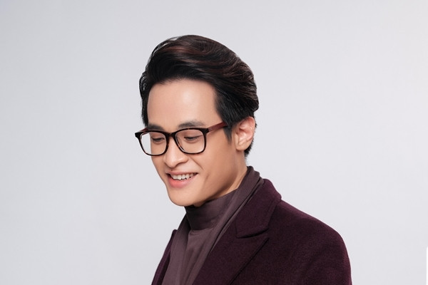 Hà Anh Tuấn là nam sĩ nổi tiếng nhưng có đời sống kín tiếng, sự nghiệp "sạch bóng" scandal. Dù không nhận show hay các hoạt động quảng cáo nhiều, nhưng ít ai biết rằng Hà Anh Tuấn là "đại gia ngầm" của Vbiz. Ảnh: Vietnamnet