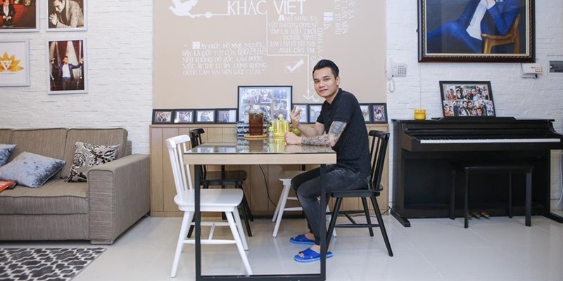 Trước đó, Khắc Việt từng khoe tậu 2 căn nhà trước khi vợ sinh con đầu lòng. Ảnh: Vietnamnet
