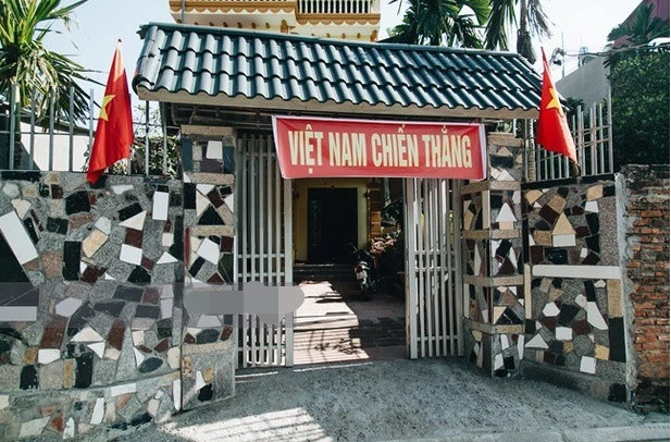 Đình Trọng sinh năm 1997 tại Gia Lâm (Hà Nội). Ngôi nhà của gia đình chàng trung vệ này toạ lạc tại xã Đa Tốn (Gia Lâm, Hà Nội). Ảnh: Kenh14