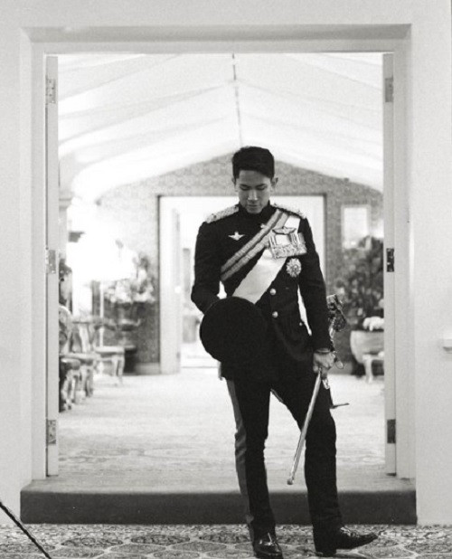 Với 2,3 triệu lượt follow trên Instagram, Mateen là một trong số ít những người đàn ông sống trong hoàng gia có lượng người yêu thích ngang bằng với một ngôi sao nổi tiếng. Ảnh: Instagram