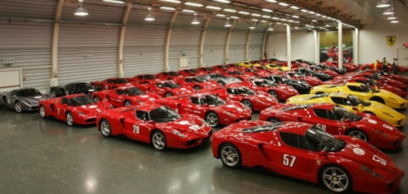 Đặc biệt, mỗi lần ra ngoài, Mateen phải đắn đo không biết nên lựa chọn chiếc xe nào vì sở hữu quá nhiều. Ảnh: Instagram