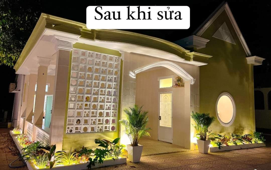 Sau khi cải tạo lại trên chính nền ngôi nhà cũ, diện mạo của cả không gian thay đổi hoàn toàn.