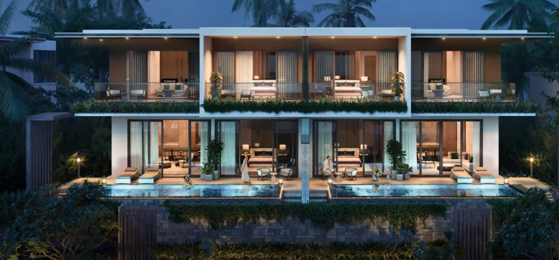 Căn biệt thự có tới 3 lối vào, 1 dành cho gia chủ, 1 dành cho giúp việc và quản gia.