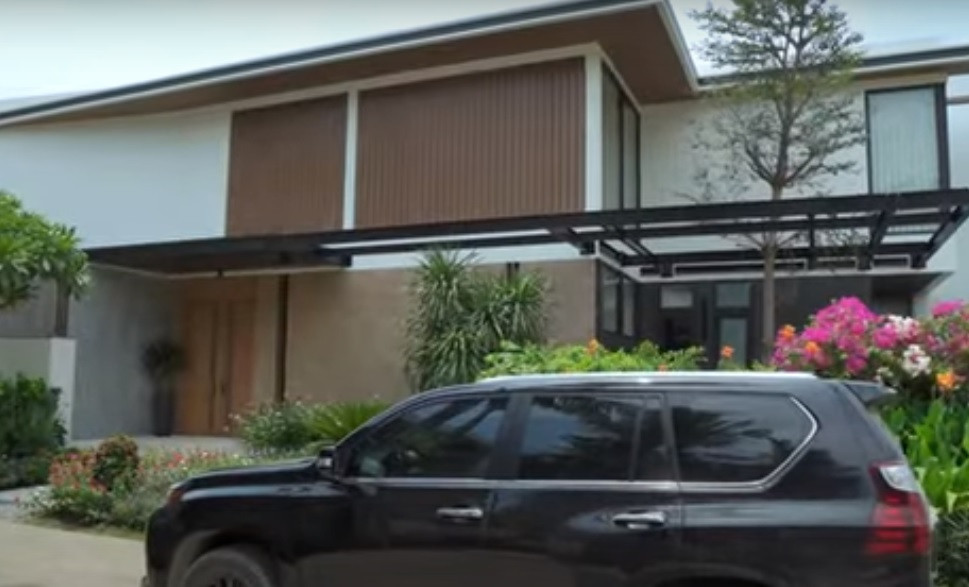 Có gì trong dinh thự 200 tỷ trên đảo tỷ phú cho giới siêu giàu ở Nha Trang? Co gi trong dinh thu 200 ty tren dao ty phu cho gioi sieu giau o Nha Trang?