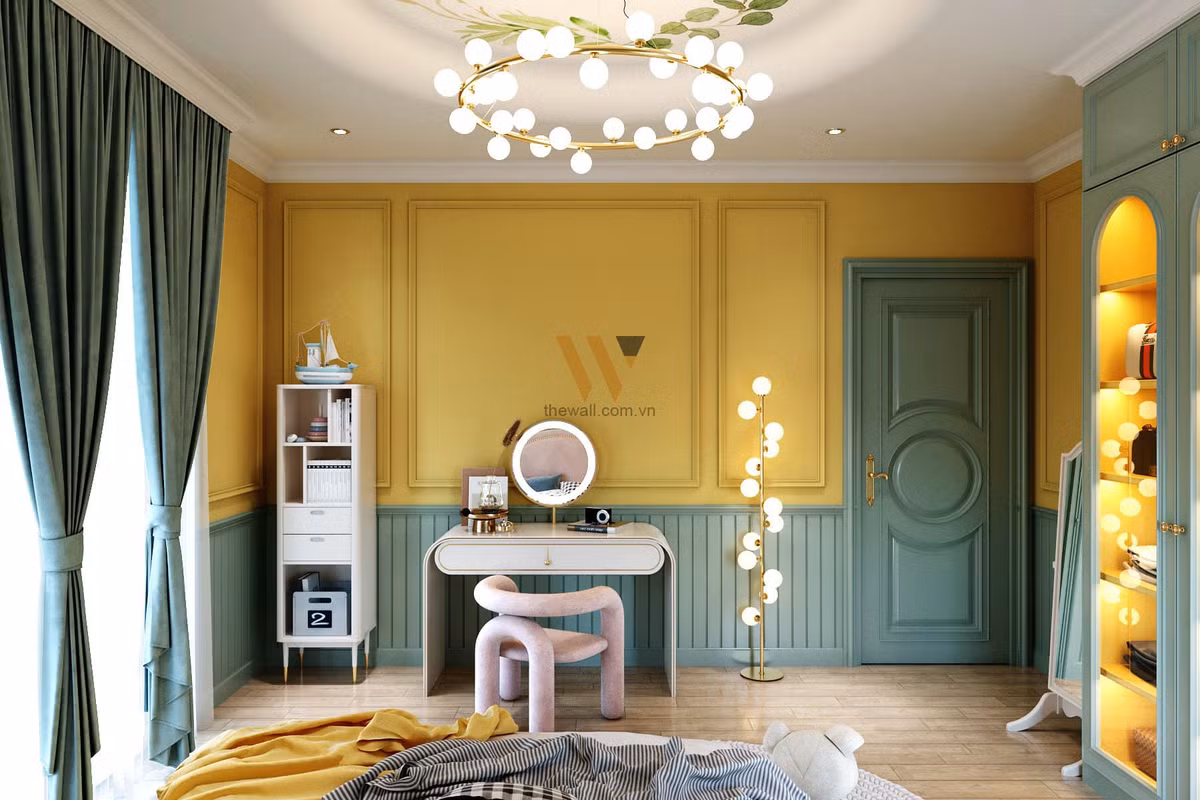 Dù chưa đi học nhưng bé đã có bàn học.