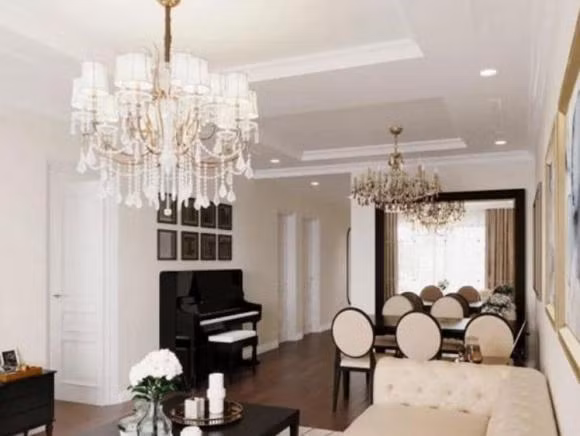 Căn hộ của MC Huyền Châu thiết kế theo phong cách tân cổ điển với gam màu trắng đen chủ đạo. Ảnh: FBNV