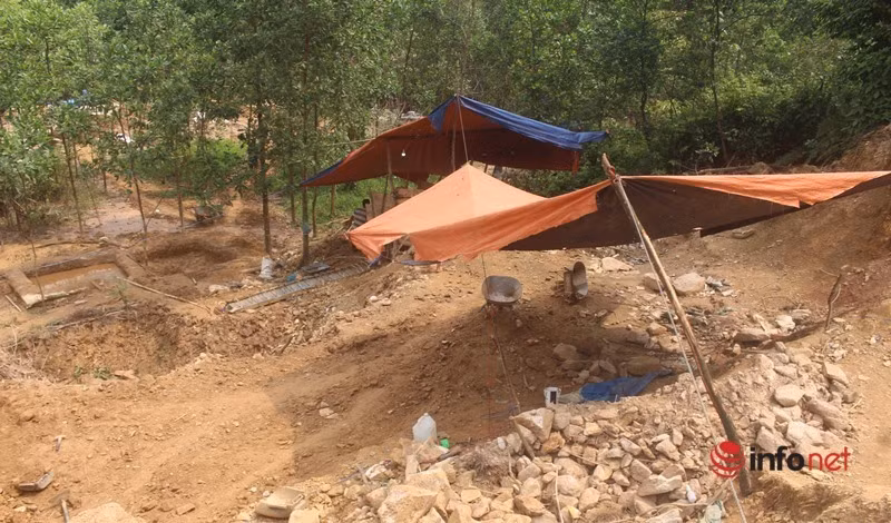 Việc đóng cửa mỏ nhằm bảo vệ tài nguyên khoáng sản vàng chưa khai thác, ngăn chặn hoạt động khai thác vàng trái phép, giữ gìn an ninh trật tự khu vực, bảo vệ môi trường.