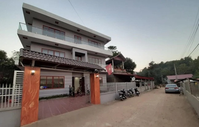 Đó là căn nhà gồm 3 tầng, diện tích mặt sàn 100m2. Ảnh: Facebook