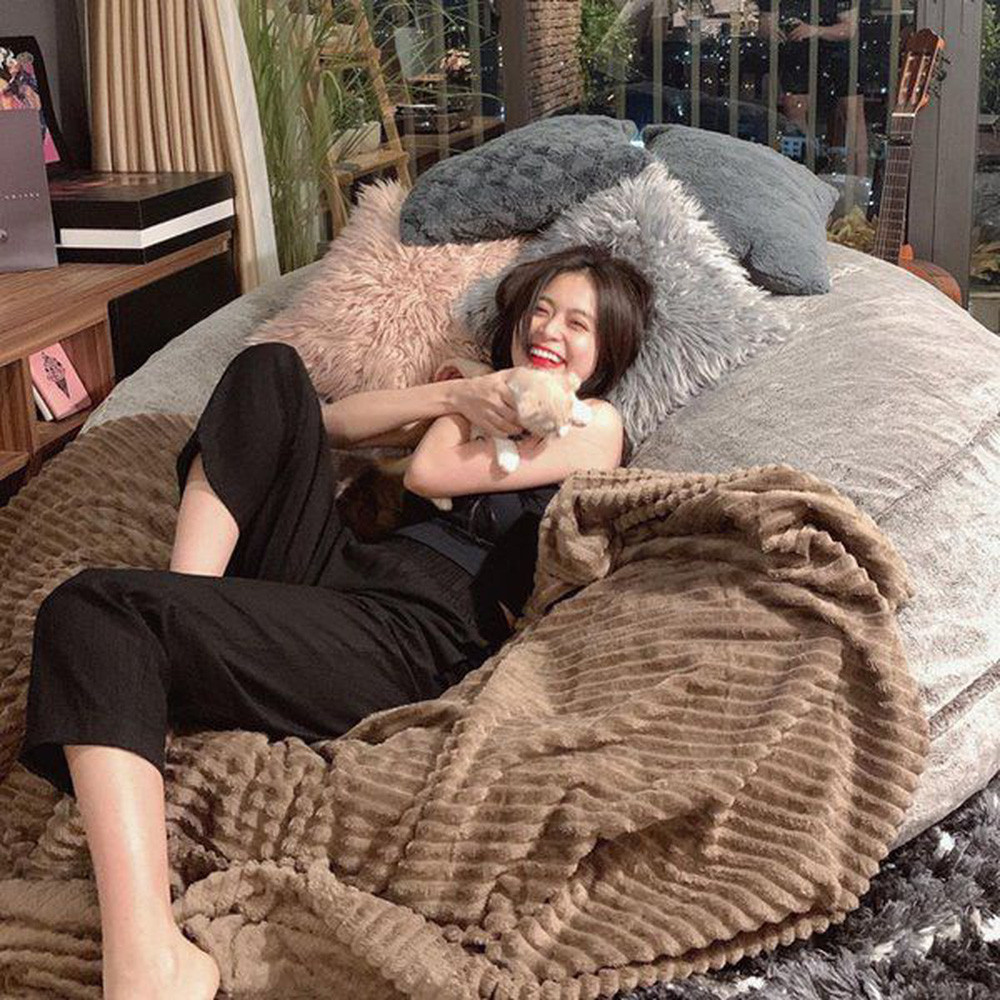 Không gian thư giãn lý tưởng ngoài công của Hoàng Thuỳ Linh. Ảnh: FBNV