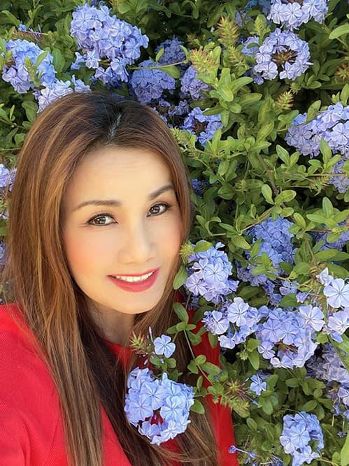 Khu vườn nhỏ là không gian thư giãn của nữ ca sĩ khi đi diễn về. Nguồn ảnh: FBNV