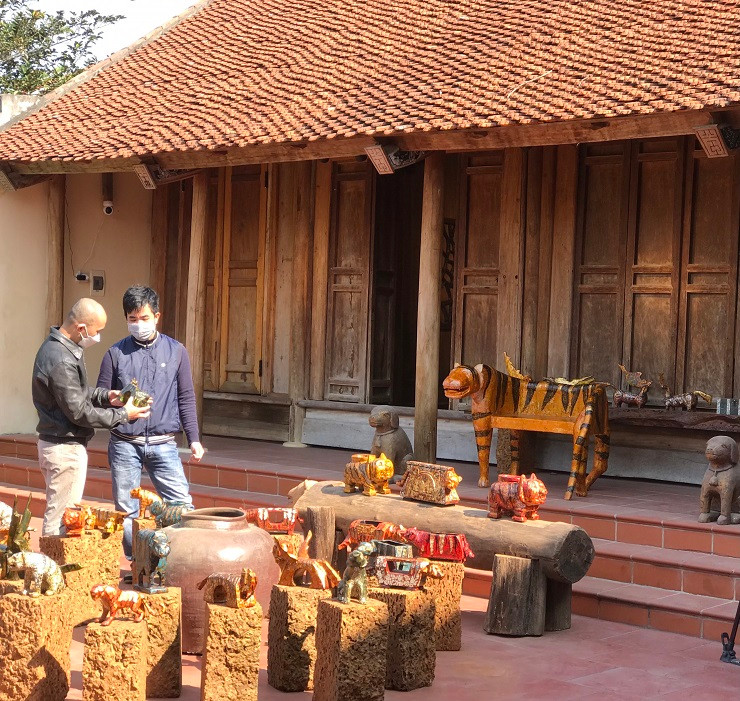 Bộ sưu tập tượng hổ của anh Phát gồm 2.022 tác phẩm, đậm giá trị truyền thống. Ảnh: Dân Việt