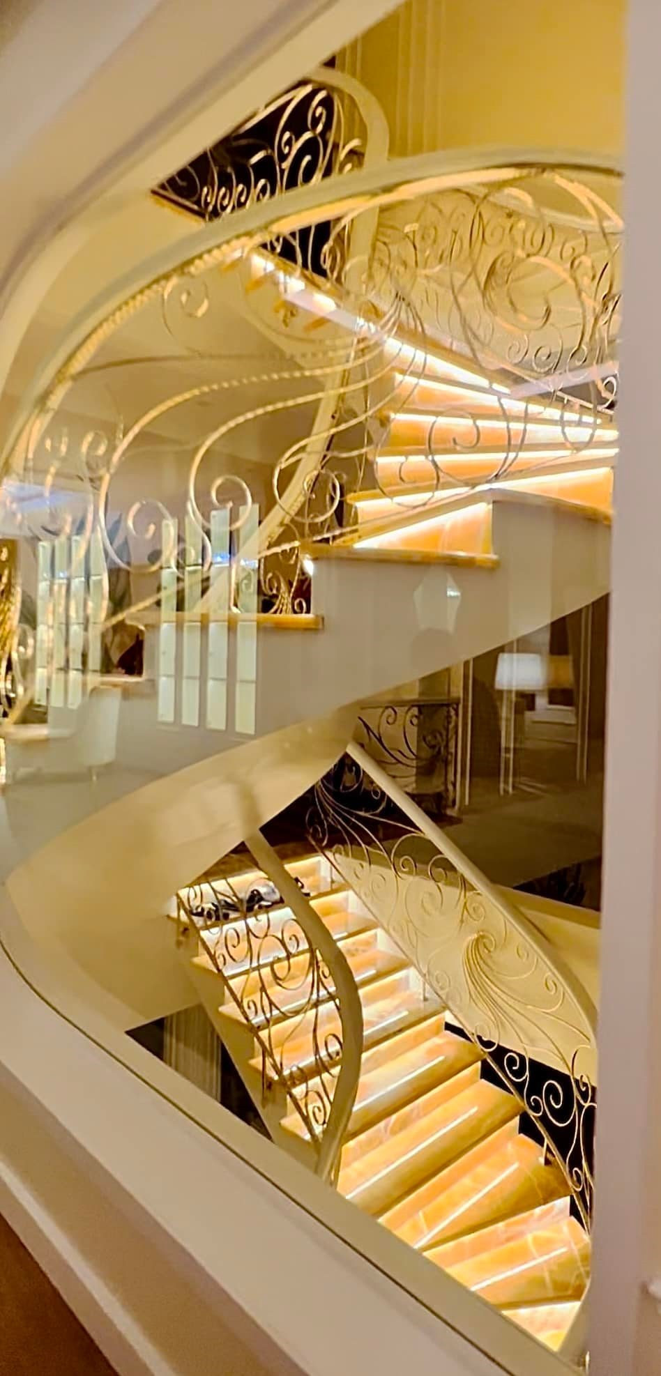 Qua tiết lộ này có thể thấy căn biệt thự của Lệ Quyên đắt đỏ đến nhường nào. Ảnh: FBNV