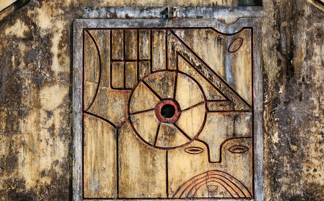 Dấu ấn của "văn học nghệ thuật" trong ngôi biệt thự cổ. Ảnh: Dân trí