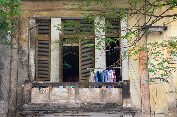 Ngày nay, phần dưới biệt thự được nhà nước quản lý, cho thuê; các tầng trên vẫn còn con cháu của ông Hảo sinh sống. Ảnh: Saigontrongtoi