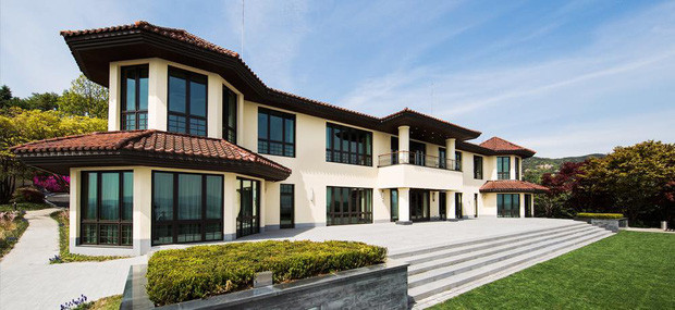 Khu Aston House được thiết kế như căn biệt thự độc lập, nằm trên sườn núi và được bảo vệ an ninh nghiêm ngặt. Ảnh: Getty Imgae