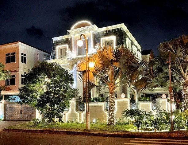 Hình ảnh căn biệt thự sang trọng nằm ở khu đô thị hạng sang thuộc quận 7, (TP HCM) phần nào cho thấy độ giàu có của ông xã Bảo Thy. Ảnh: Tri thức trẻ