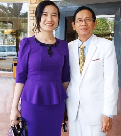 Ông cũng được biết đến là vị đại gia bỏ ra nhiều tiền làm từ thiện. Trong dịp sinh nhật thứ 76, đại gia Lê Ân quyết định nâng vốn cho Quỹ từ thiện Lê Ân từ 1.500 tỷ đến hơn 2.000 tỷ đồng. Ảnh: Nhịp sống Việt