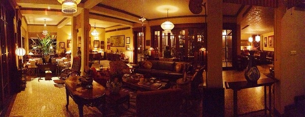 Khung cảnh bao quát căn biệt thự sang trọng và cổ kính. Ảnh: Yan