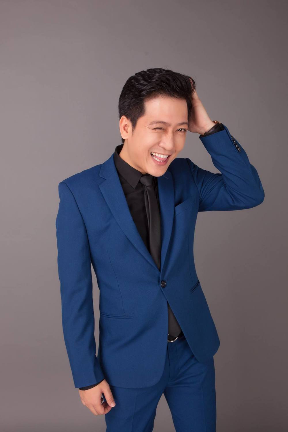 Mức cát-xê để nam danh hài biểu diễn một tiết mục là 40 – 60 triệu đồng, làm MC cho một tập chương trình truyền hình ở khoảng 30 triệu đồng. Ảnh: FBNV