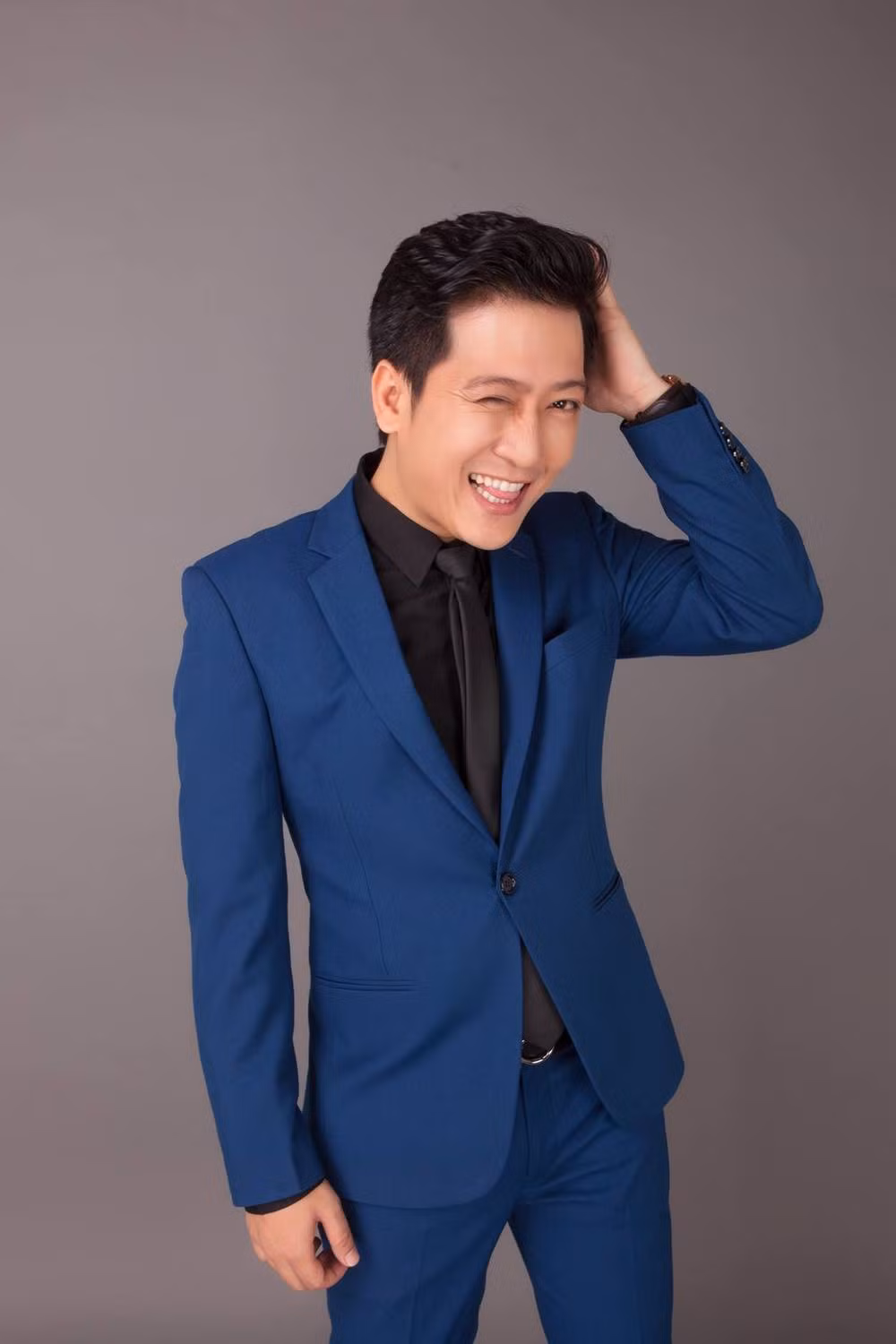 Mức cát-xê để nam danh hài biểu diễn một tiết mục là 40 – 60 triệu đồng, làm MC cho một tập chương trình truyền hình ở khoảng 30 triệu đồng. Ảnh: FBNV