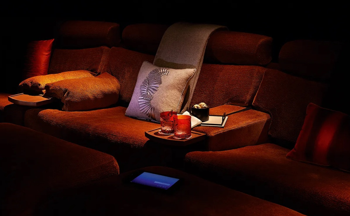 Trên du thuyền còn có cả rạp chiếu phim. Ảnh: Boatinternational