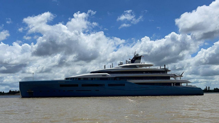 Đây là lần thứ 3 Chủ tịch CLB Tottenham Hotspur tới thăm thành phố miền sông nước của Việt Nam. Hai lần trước là vào tháng 5 và tháng 6/2019. Ảnh: Báo giao thông