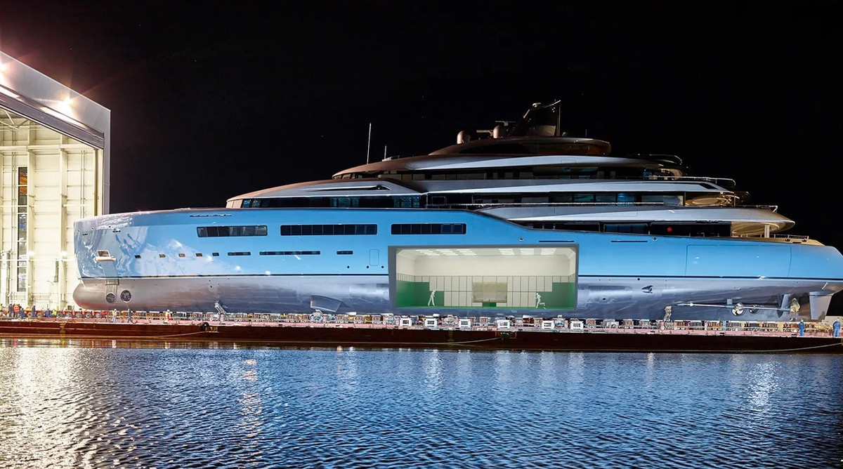 Du thuyền Aviva có chiều dài 98,4m, nặng khoảng 4.600 tấn, với vận tốc tối đa đạt 20 hải lý/h. Ảnh: Boatinternational